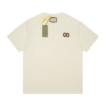 Einfaches besticktes T-Shirt