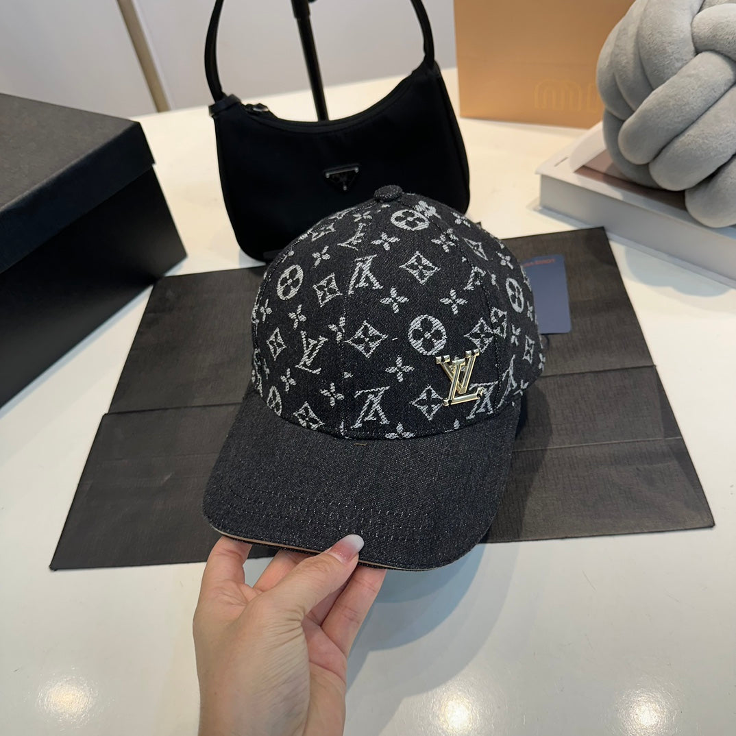 Baseballcap mit Retro-Denim-Prägelabel aus Metall