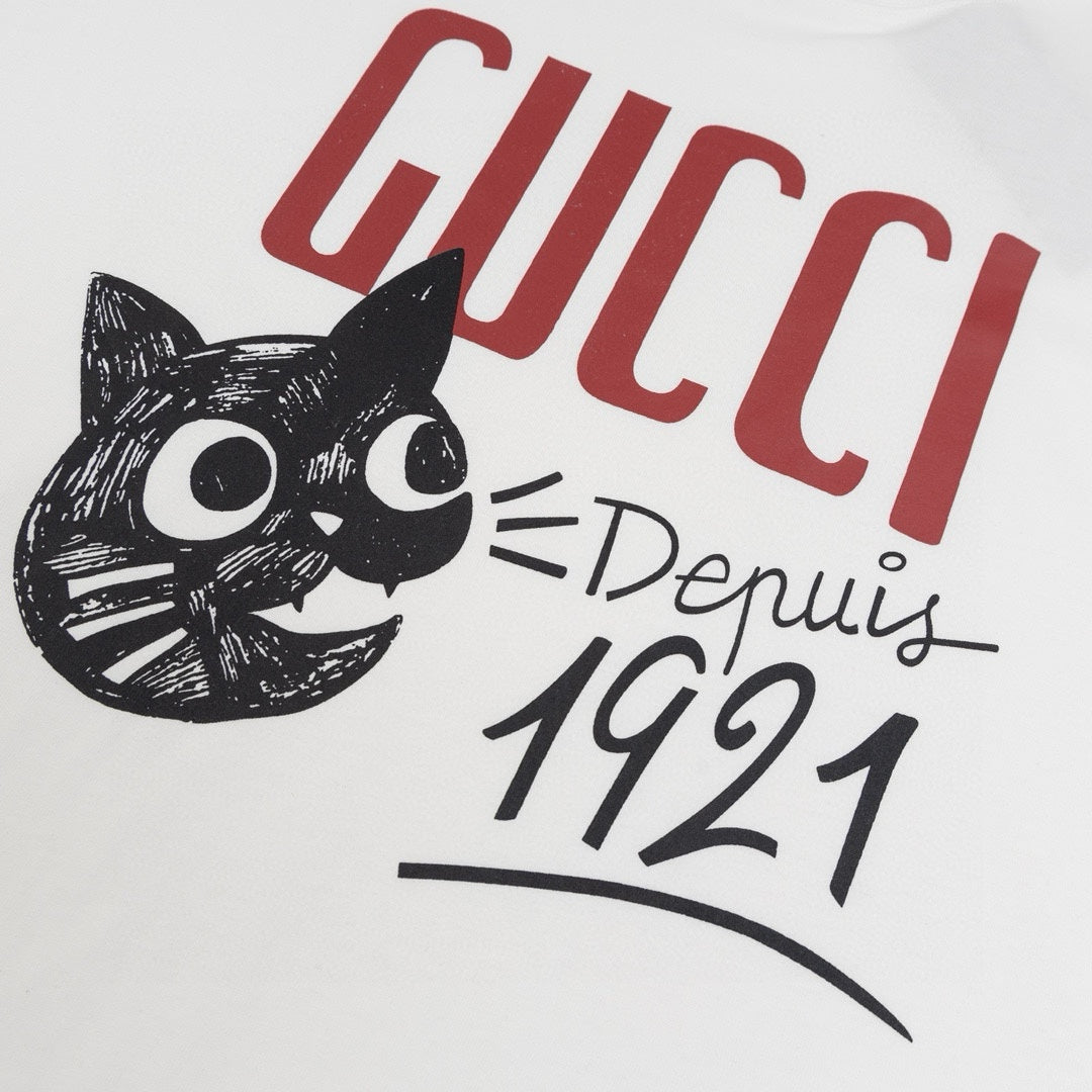 Einfaches bedrucktes T-Shirt