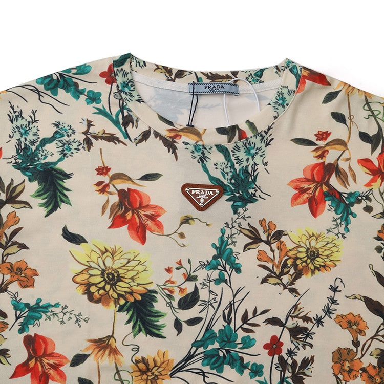 T-Shirt mit Blumenmuster