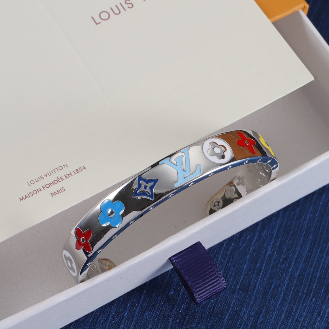 Buntes Emaille-Armband mit Prägung