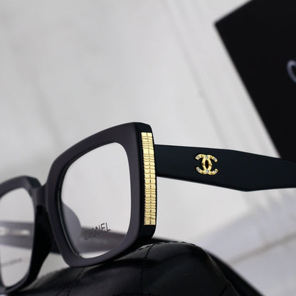Quadratische modische Brille mit dickem Rahmen
