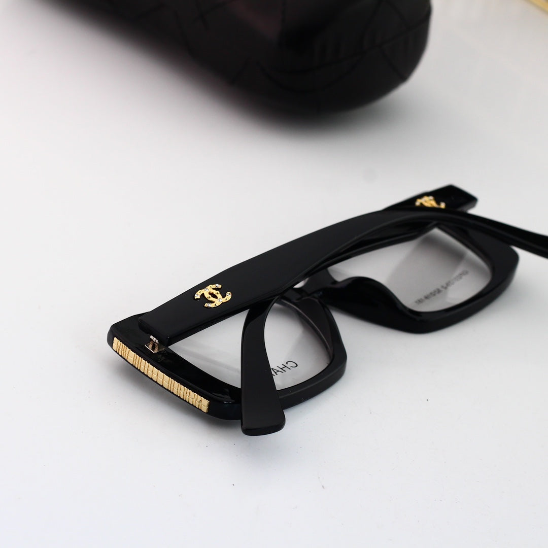 Quadratische modische Brille mit dickem Rahmen