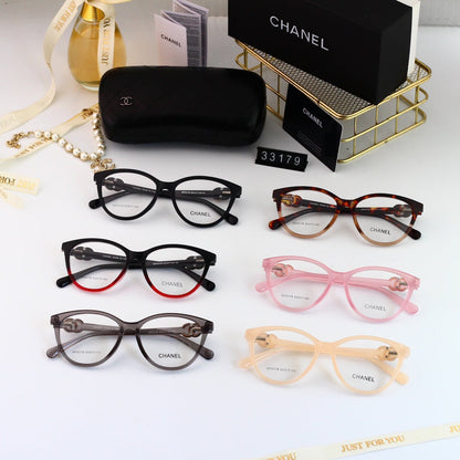 Cat-Eye-Metallbrille mit Diamant-Logo