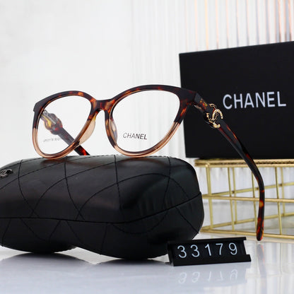 Cat-Eye-Metallbrille mit Diamant-Logo