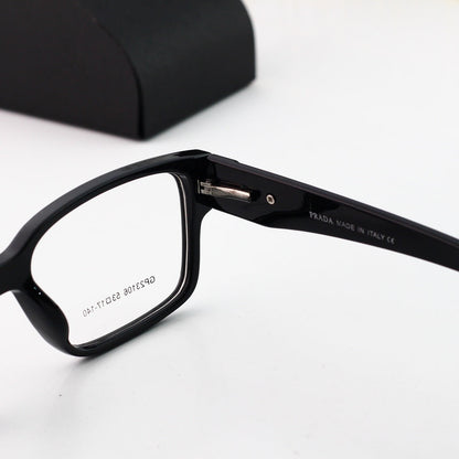 Klassische quadratische Brille mit Dreieckslogo
