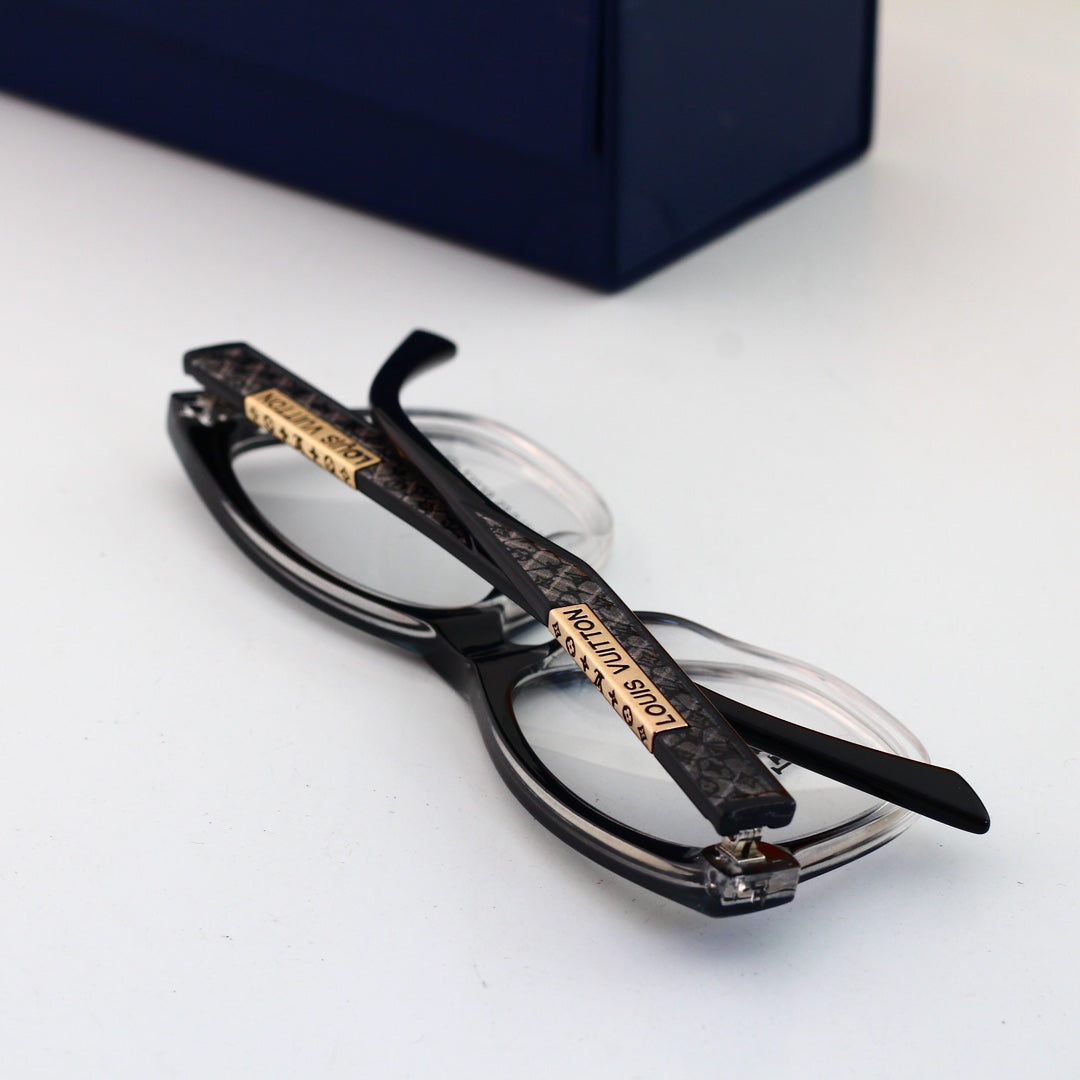 Vintage-Brille mit geprägtem Rahmen