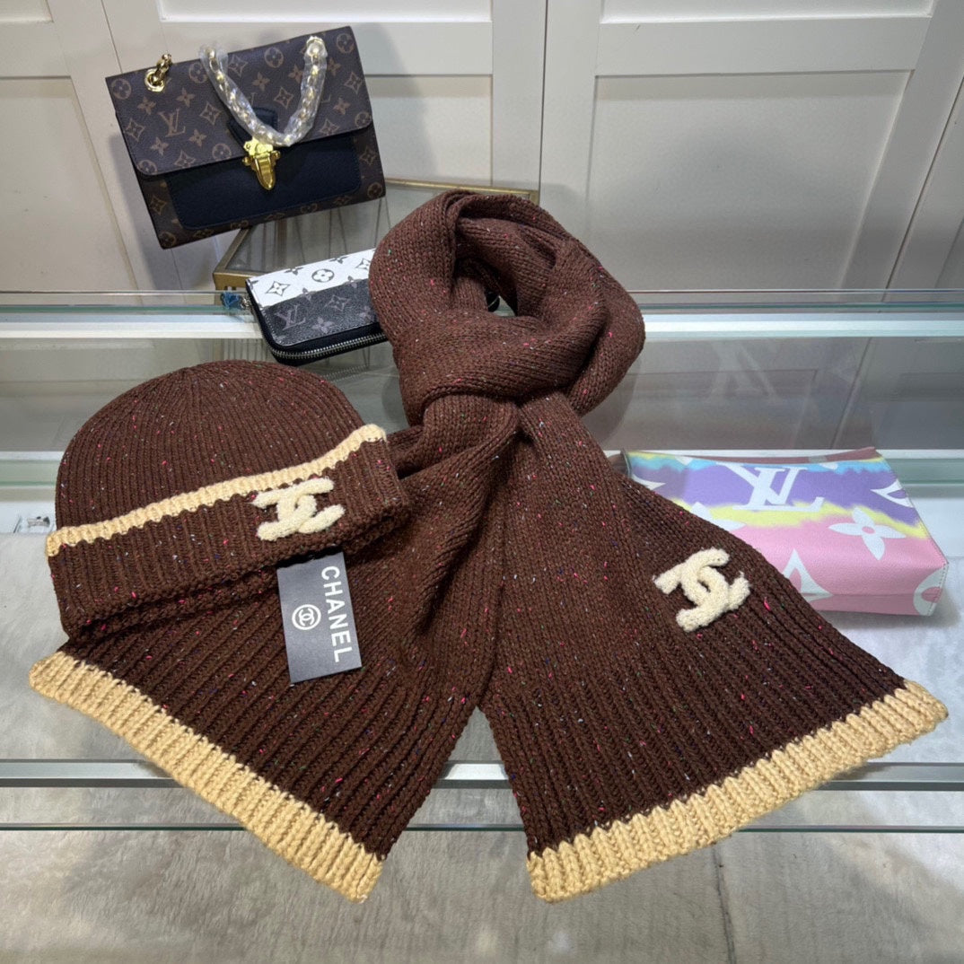 Spitzer Farblich Gestrickter Schal-Mützen-Set