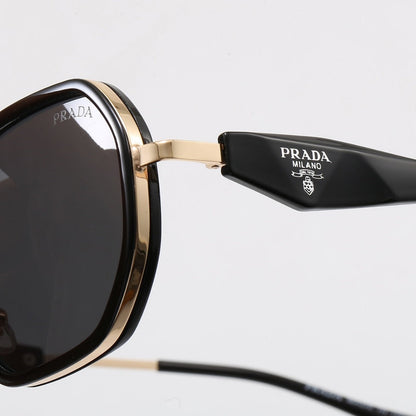 Geometrische Metallrahmen-Sonnenbrille, Dreieck-Detail UV400 Polarisierte Fashion Shades 6A043