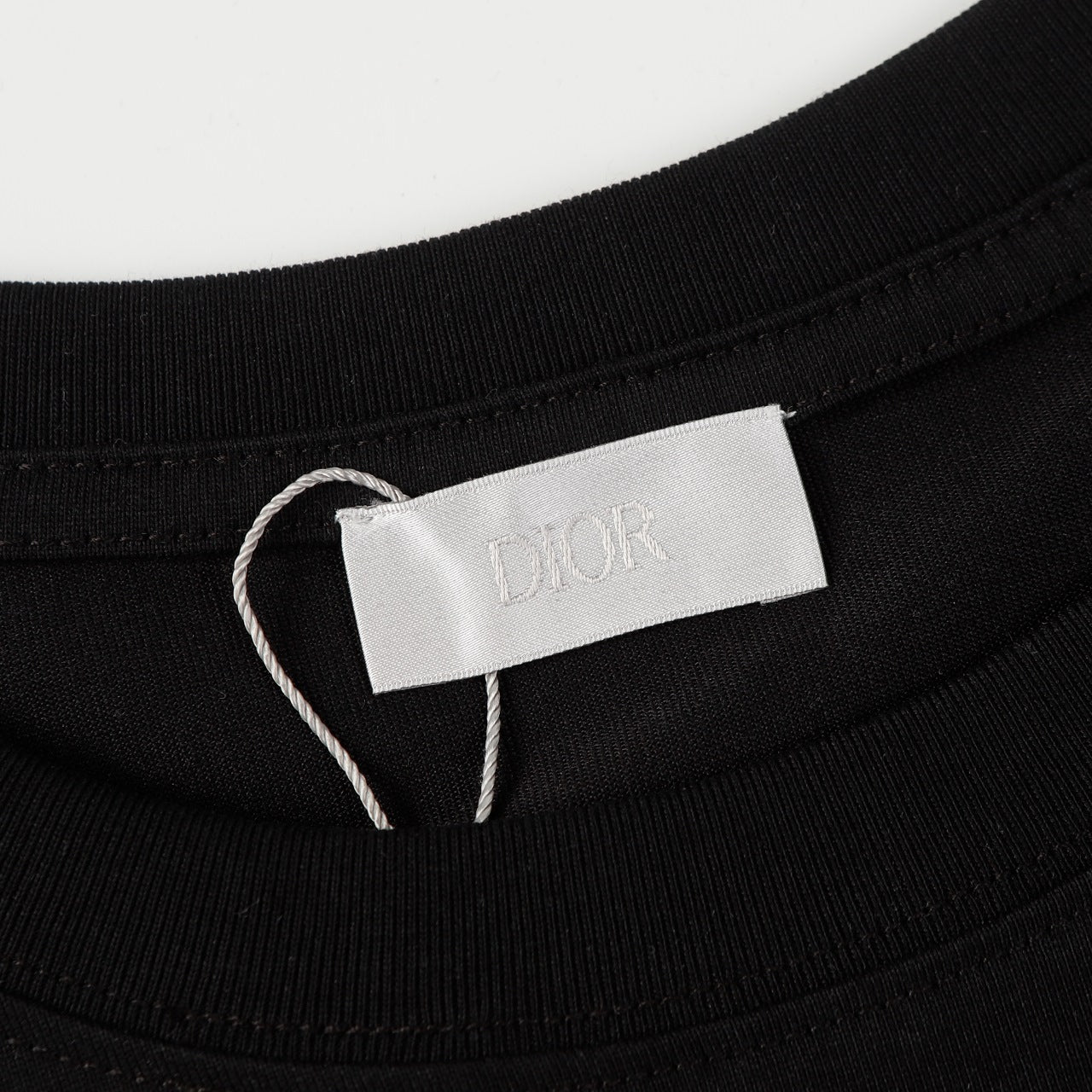 Kreatives T-Shirt mit Blumenmuster