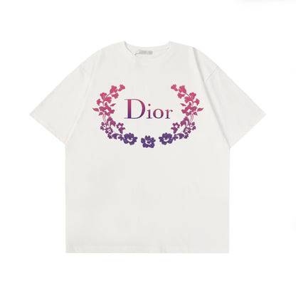 Kreatives T-Shirt mit Blumenmuster