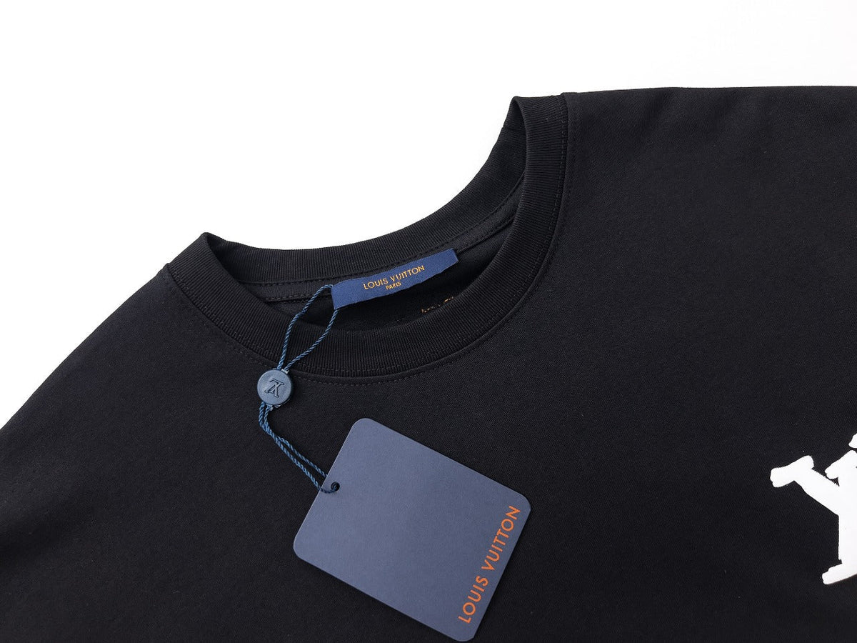 Klassisches T-Shirt mit Print auf Vorder- und Rückseite