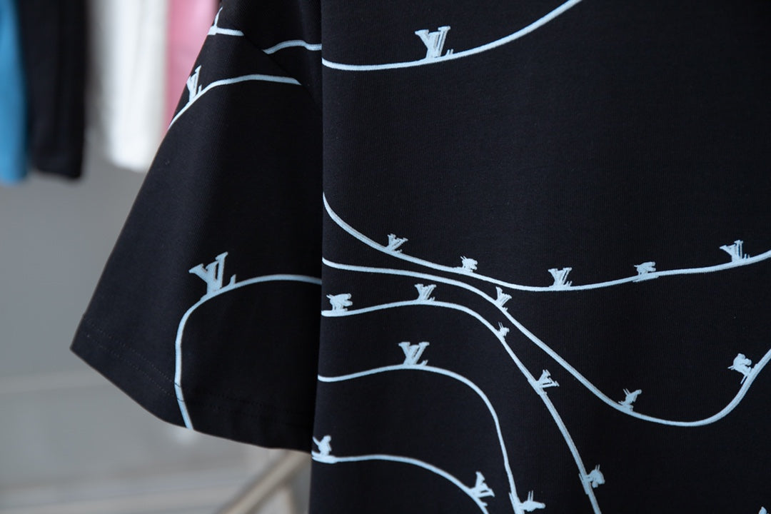 T-Shirt mit Liniendesign-Print